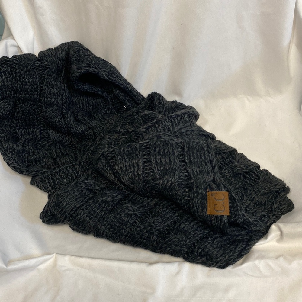 C.C. Infinity scarf
